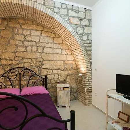Klara Apartment *